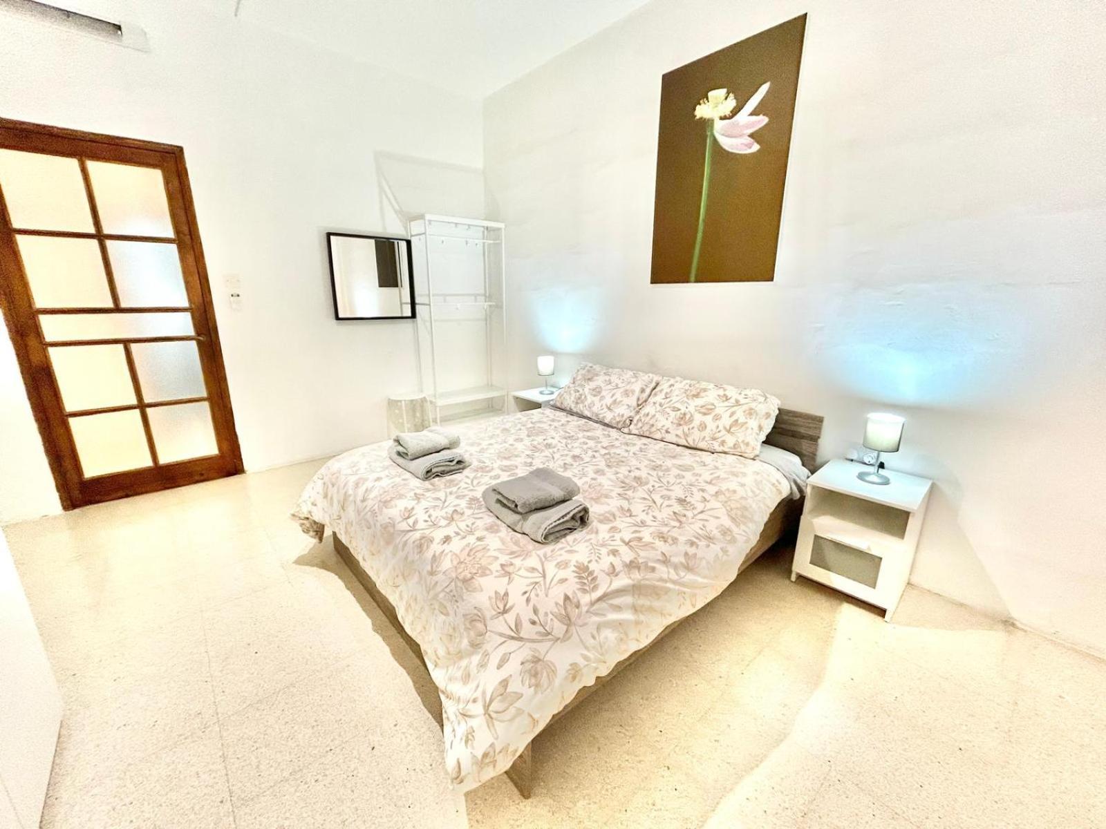 St Julians - Balluta Bay Large 3 Bedroom Apartment Слима Екстериор снимка